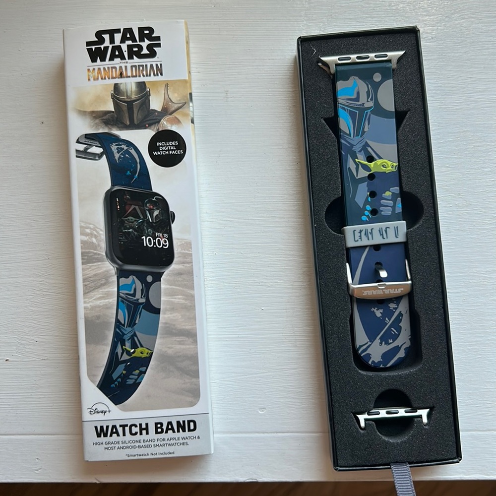 Star Wars apple watch band Mandalorian. NIB